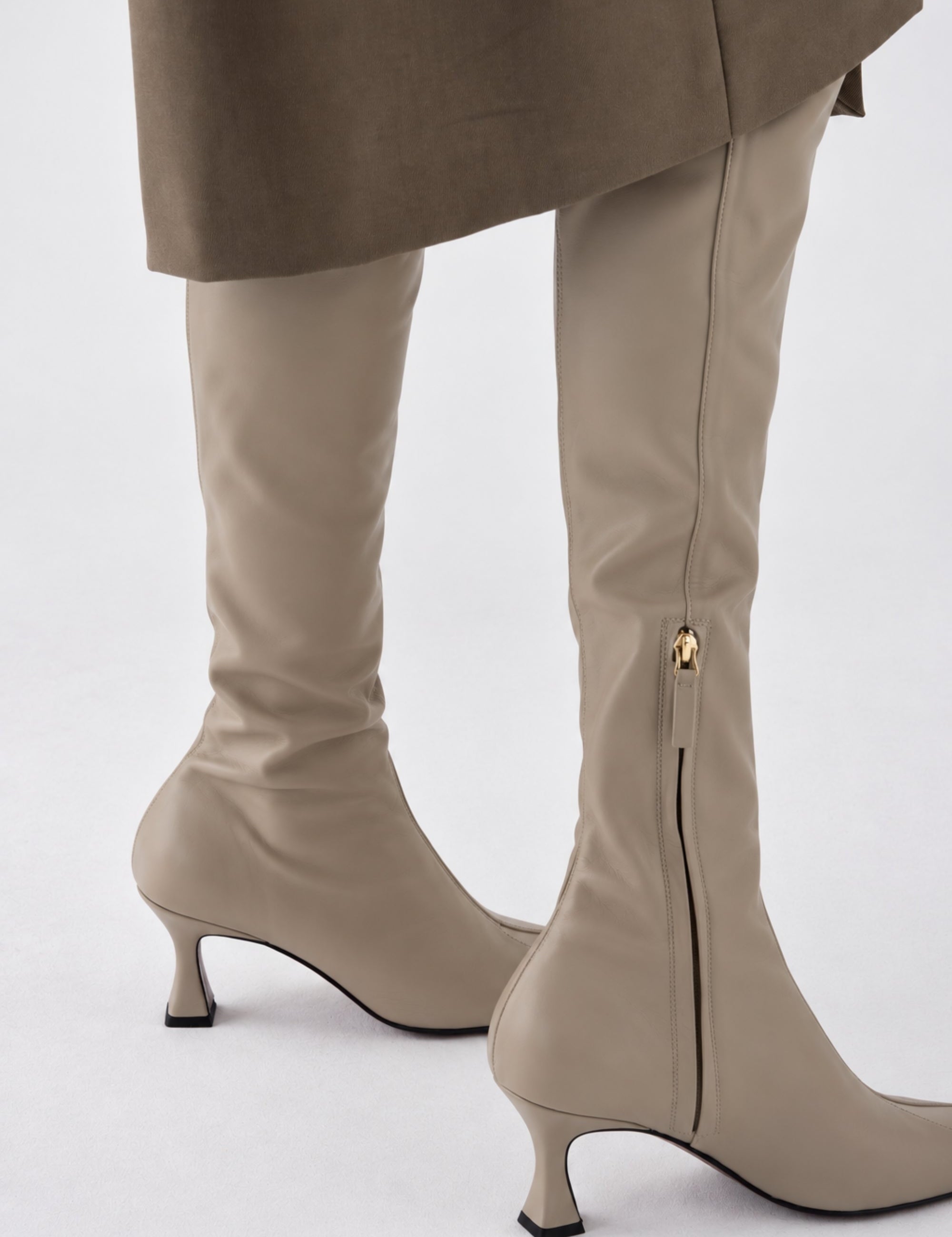 Over Knee High Duck Boots Light Grey on model