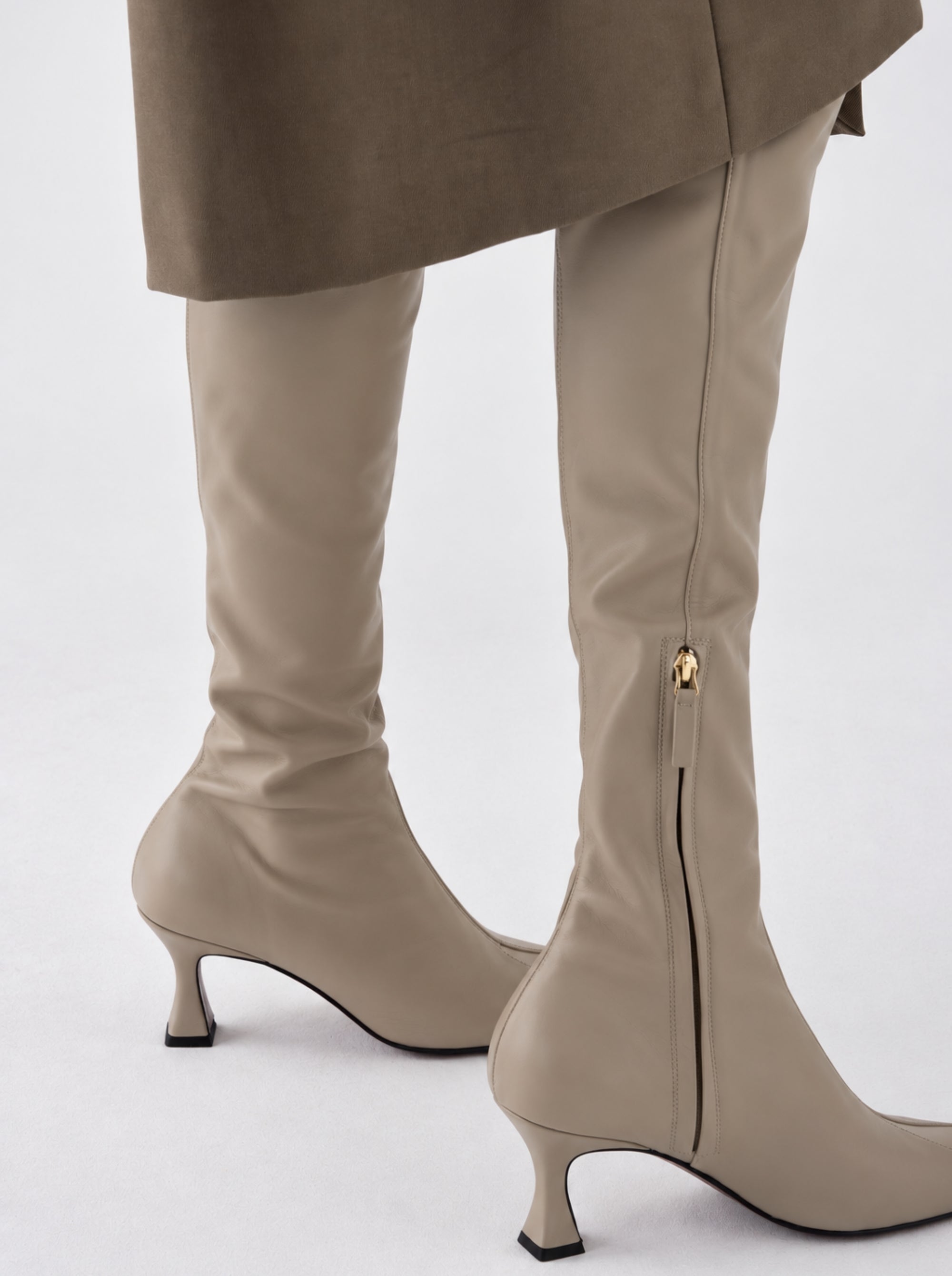 Over Knee High Duck Boots Light Grey on model